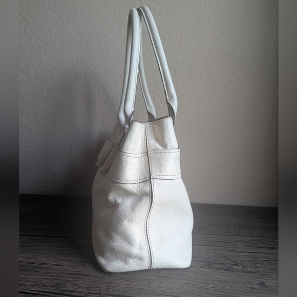 Kate Spade New York Villabella Avenue Elena Cream Leather Zip Close Purse Tote - Picture 6 of 16